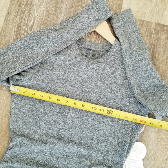 Vuori Women's Long Sleeve Halo Essential Dress NWT Ruching Casual Heather Grey - Picture 10 of 12